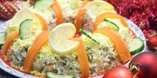 Салат с курицей Праздничное оливье