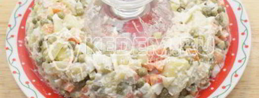 салат с курицей праздничное оливье. Шаг 8