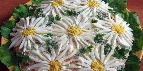 Оригинальный салат Ромашковое поле