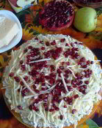 Рыбный салат с гранатом