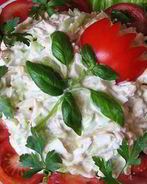 Салат День рождения с креветками и кальмарами