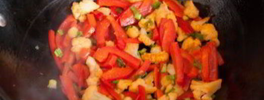 салат из индейки в ананасе. Шаг 8