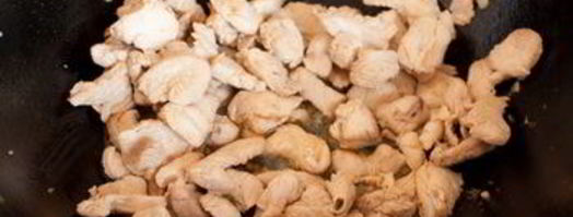 салат из индейки в ананасе. Шаг 10