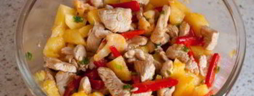 салат из индейки в ананасе. Шаг 12