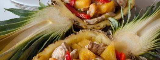 салат из индейки в ананасе. Шаг 14