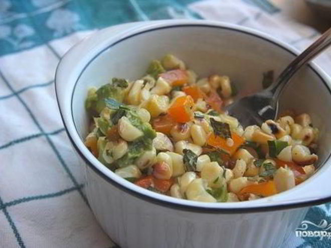 Рецепт салата из кукурузы, болгарского перца и авокадо