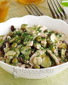 Салат из ветчины с черносливом