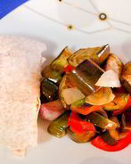 Салат из запеченных овощей с молодым картофелем