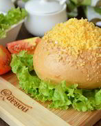 Булочки, фаршированные салатом Мимоза