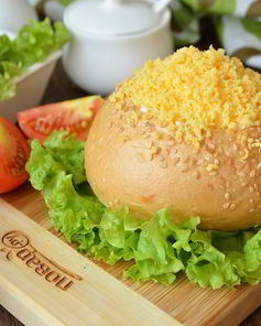 Булочки, фаршированные салатом Мимоза