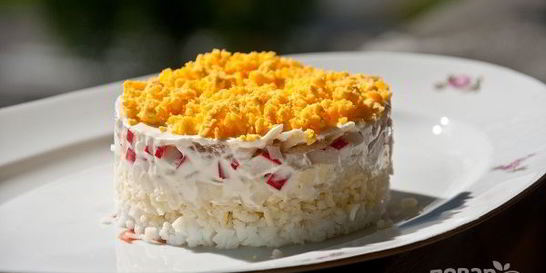 Мимоза с крабовыми палочками и яблоком