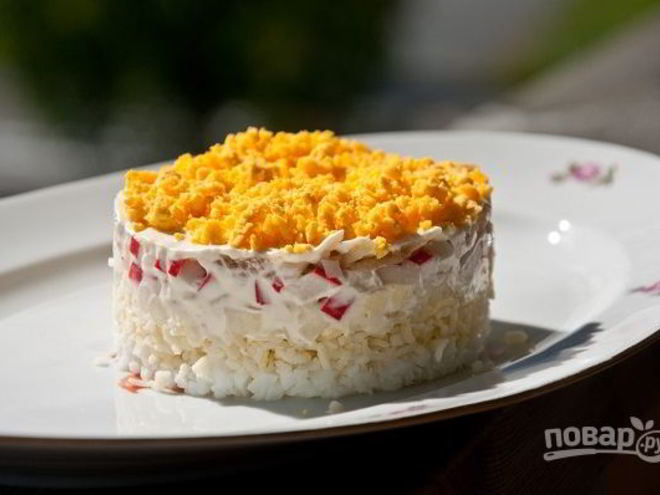 Рецепт мимозы с крабовыми палочками и яблоком