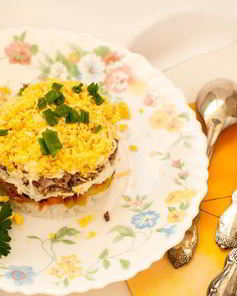 Салат мимоза с грибами