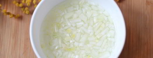 салат мимоза с консервированной горбушей. Шаг 3