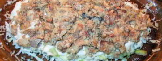 салат мимоза с консервой и сливочным маслом. Шаг 4