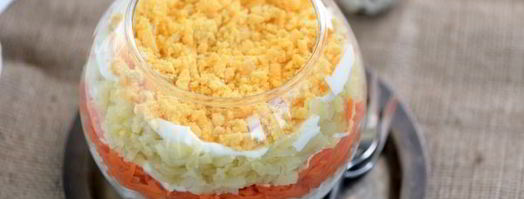 салат мимоза с печенью трески. Шаг 13