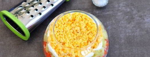 салат мимоза с печенью трески. Шаг 11