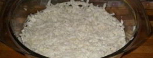 салат мимоза с сайрой. Шаг 6