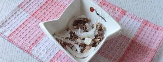 салат мимоза с яблоком. Шаг 7