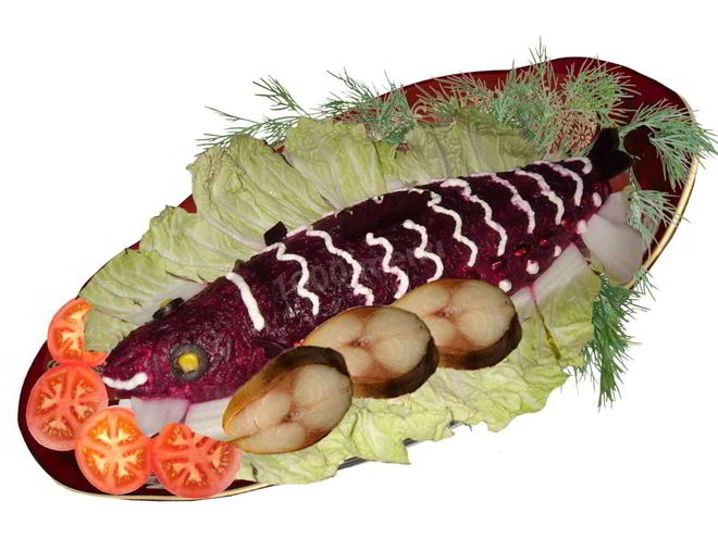 Рецепт копченой скумбрии под шубой рулетом