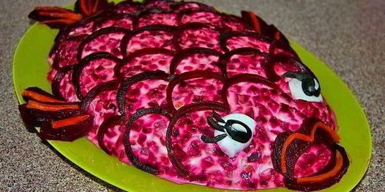 Селедка под шубой в виде рыбы