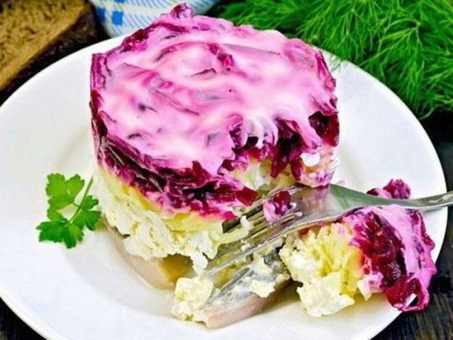 Рецепт сочной сельди под шубой с яблоком