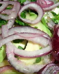 Салат с авокадо и огурцом