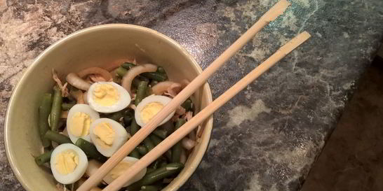 Салат с фасолью и курицей