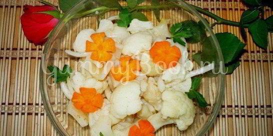 Салат с кальмарами и цветной капустой