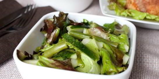 Салат с огурцами и мятой