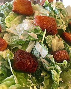 Американский Цезарь с майонезом и анчоусами