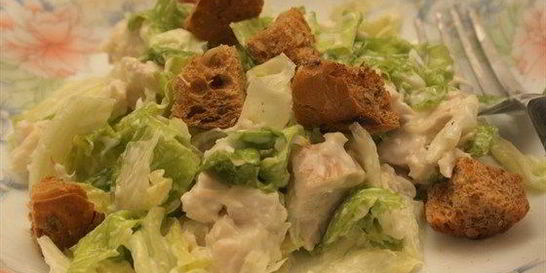 Низкокалорийный салат Цезарь