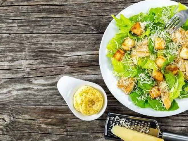 Рецепт салата цезарь с куриным филе