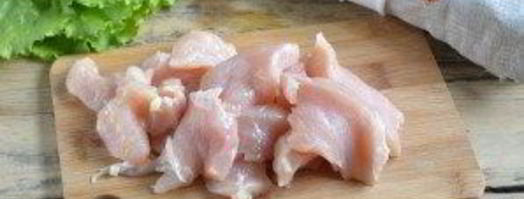 салат цезарь с курицей и сухариками. Шаг 3