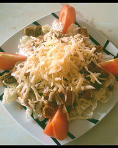 Салат Цезарь с курицей на гриле