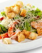 Салат Цезарь с морепродуктами