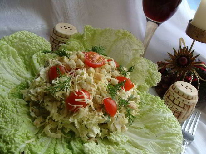 Рецепт цезаря по-домашнему с пекинской капустой и куриной грудкой