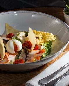 Утренний Цезарь с яйцом