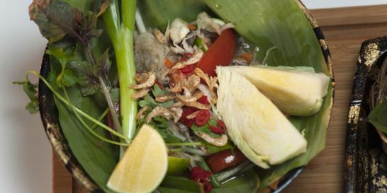 Сом Там Пу — овощной салат с солеными крабами