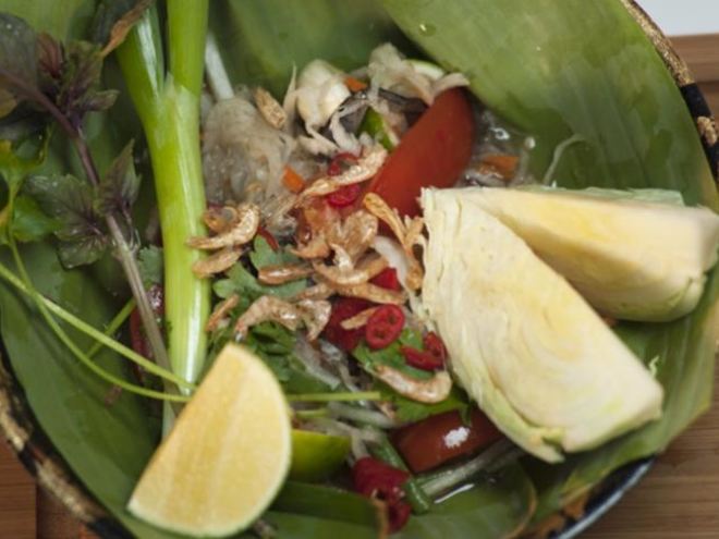 Рецепт сома там пу — овощного салата с солеными крабами