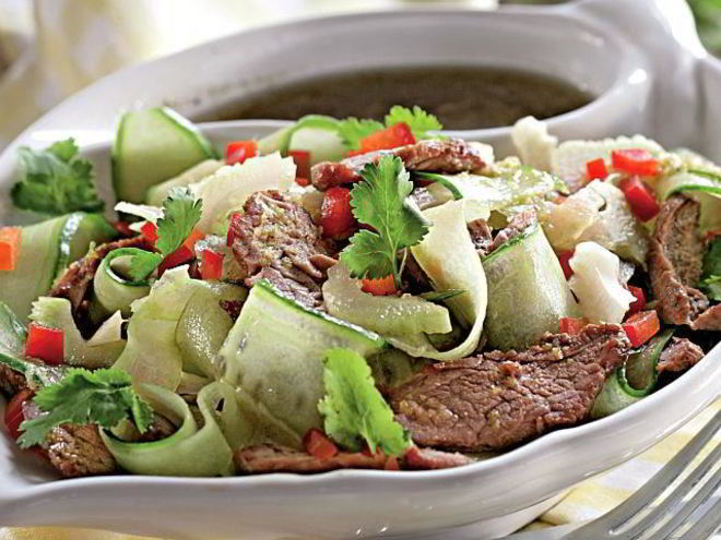 Рецепт теплого салата из говядины