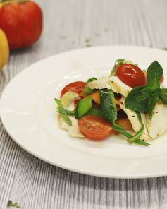 Теплый салат с курицей