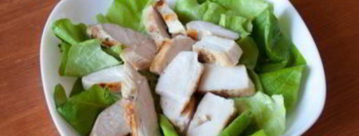 салат с курицей, томатами и шафрановым винегретом. Шаг 6