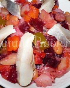 Винегрет с сельдью и консервированной фасолью