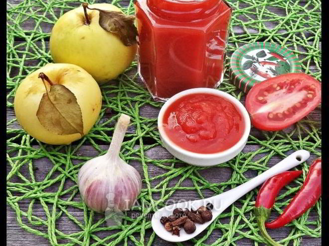 Рецепт кетчупа из помидоров с яблоками на зиму