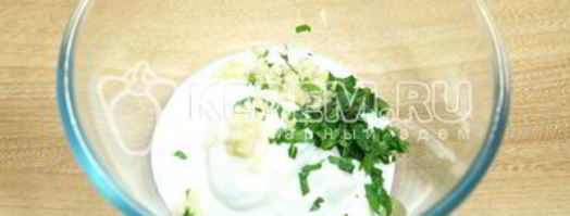 сметанный соус весенний. Шаг 3