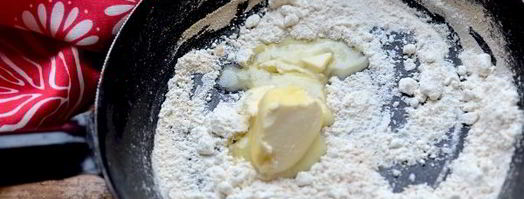 густой крем бешамель на сковороде. Шаг 5