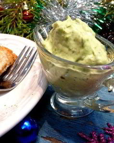 Соус из сметаны и авокадо для рыбы