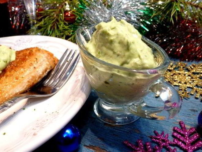 Рецепт соуса из сметаны и авокадо для рыбы