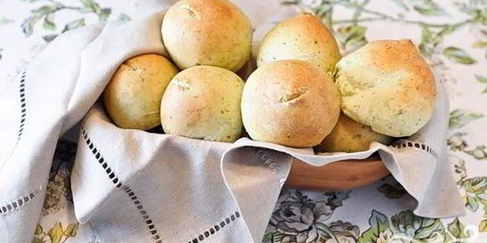 Булочки с соусом Песто